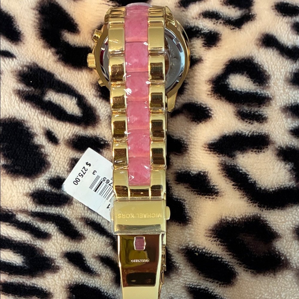 💞Michael Kors Gold Tone Watch with Pink Center Links 💞 - Picture 2 of 6